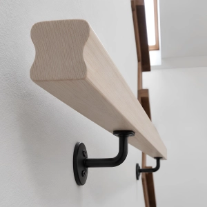 PORĘCZ JESIONOWA NA SCHODY OMEGA 5,5x4,5 POCHWYT DO BALUSTRADY 140 CM